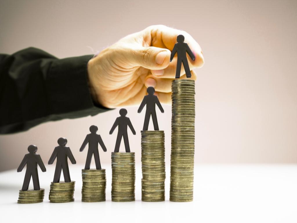 Você sabia que pode ter direito à equiparação salarial? Entenda seus direitos!