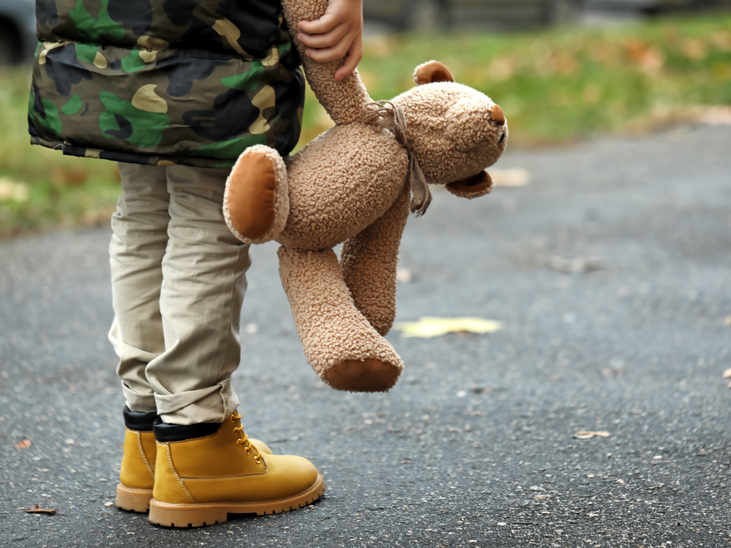 Pensão do INSS para filhos de vítimas de feminicídio: entenda a Lei nº 14.717/2023